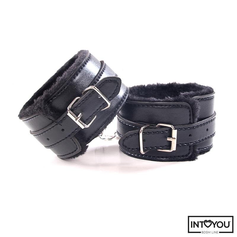 INTOYOU BDSM LINE 7 Pcs Bondage Set Furry Kit