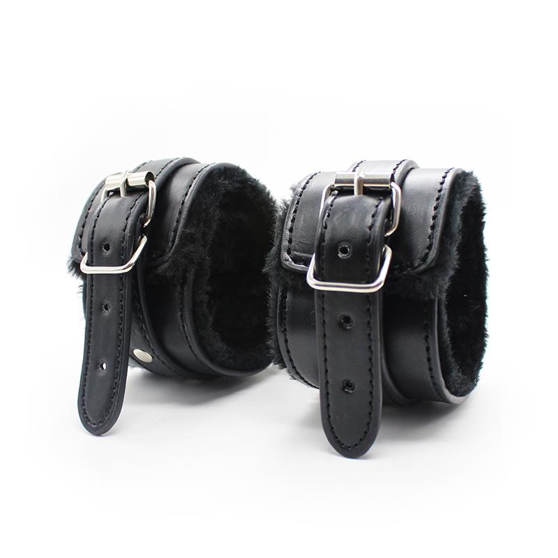 INTOYOU BDSM LINE Bondage Set 11 Pieces Black