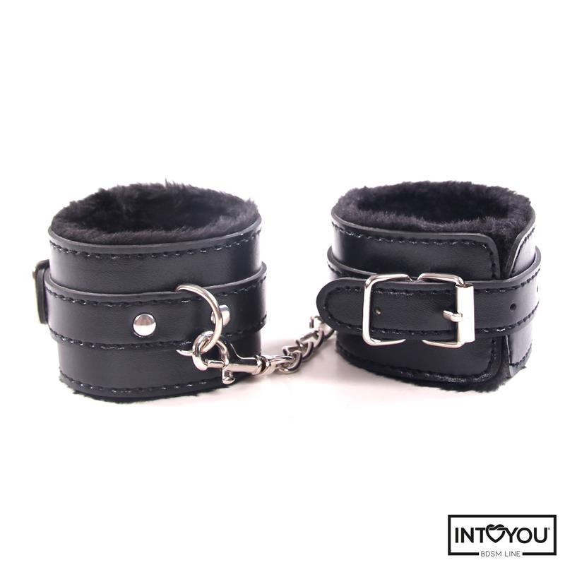 INTOYOU BDSM LINE 7 Pcs Bondage Set Furry Kit